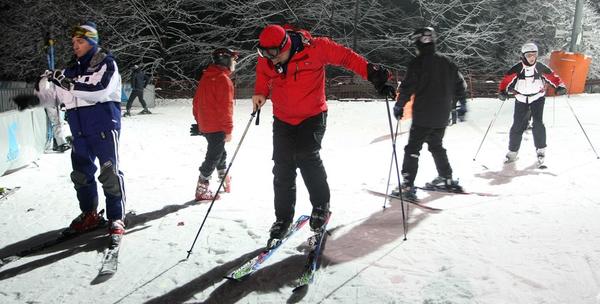 Noćno skijanje na Sljemenu – 2 dana za početnike s uključenom opremom i uporabom žičare za 499kn!