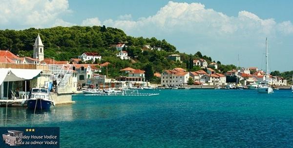 Vodice – 8 dana najma kuće Holiday House*** za 2 – 6 osoba u blizini plaže za 5.300kn!