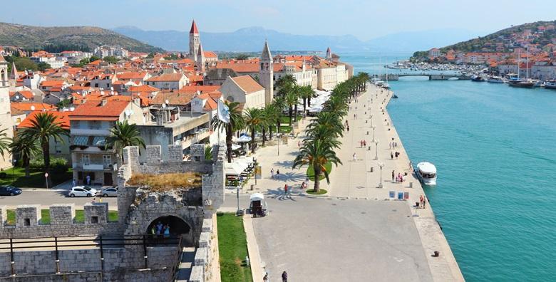 Trogir – 3 ili 4 dana s doručkom za 2 ili 3 osobe s pogledom na more od 599kn!