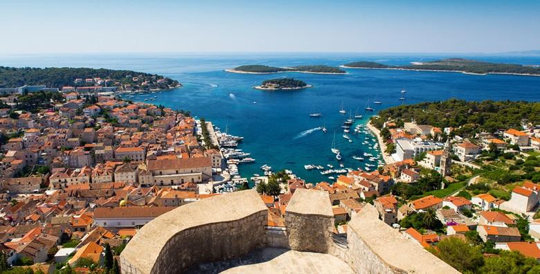 [HVAR] Stari Grad – 8 dana za 2 do 4 osobe u bungalovima Jurjevac za 1.890 kn!