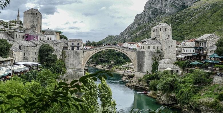 [MOSTAR] Čarolija luksuza nekoliko koraka od čuvenog Starog mosta! 2 noćenja za dvoje u Royal apartmanu Hotela Villa Hana 3* za samo 450 kn!